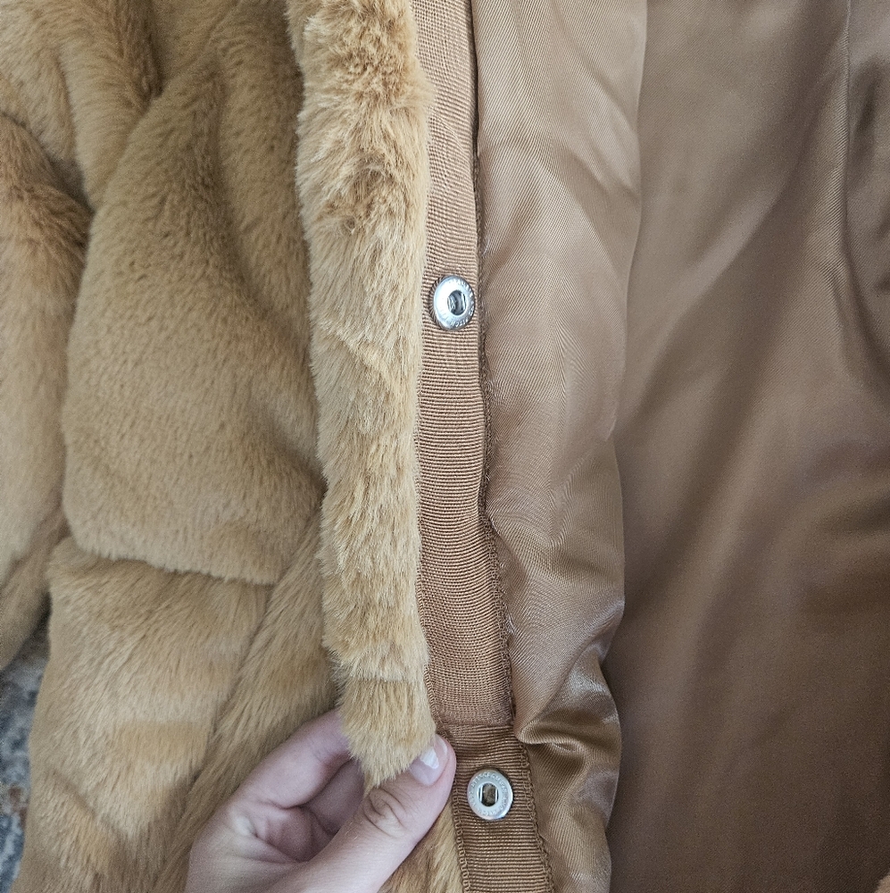 NWT Abercrombie & Fitch Faux Fur Mini Puffer Jacket - Picture 6 of 7